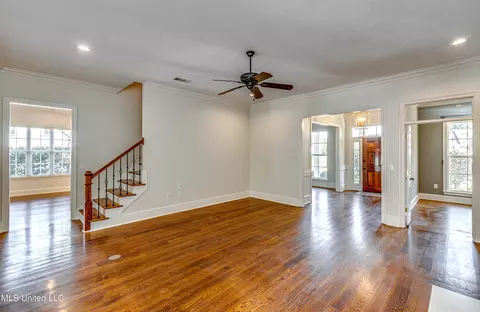 Living - 714 S Chickasaw Dr, Flowood, MS 39232 photo 5 of 6