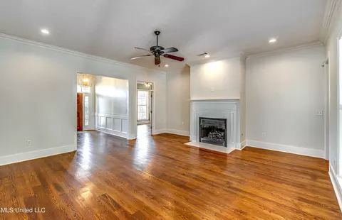 Living - 714 S Chickasaw Dr, Flowood, MS 39232 photo 4 of 6