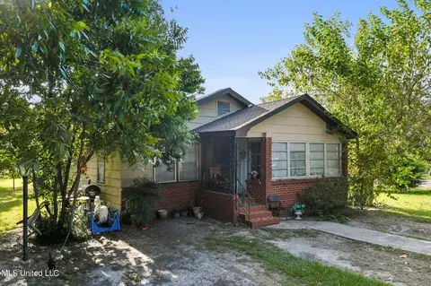 1047 Camp Ave, Gulfport, MS 39501