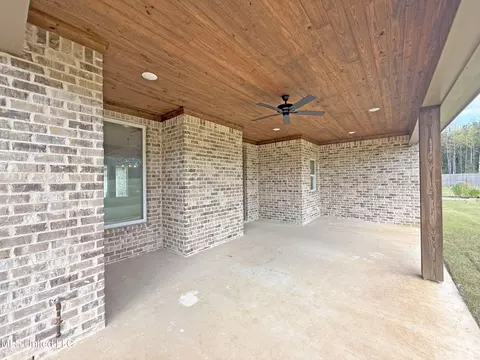 Exterior - 306 Tremont Dr, Florence, MS 39073 photo 3 of 4