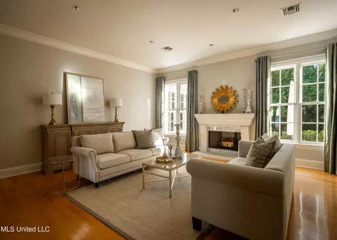 Living - 131 Royal Lytham, Jackson, MS 39211 photo 1 of 6