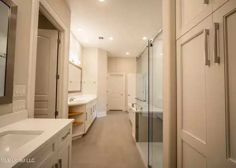 Bath - 131 Royal Lytham, Jackson, MS 39211 photo 1 of 10