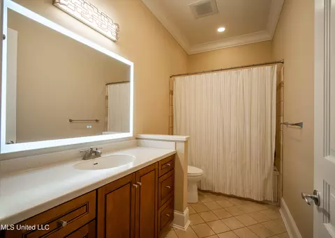 Bath - 131 Royal Lytham, Jackson, MS 39211 photo 8 of 10
