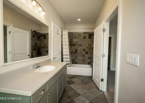 Bath - 131 Royal Lytham, Jackson, MS 39211 photo 9 of 10