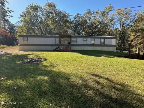 523 Walker Ln, Raymond, MS 39154
