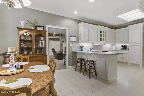 Dining - 105 Trace Ridge Dr, Clinton, MS 39056 photo 2 of 2