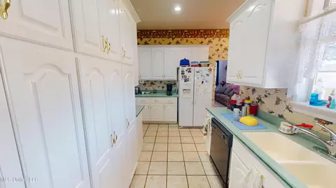 Kitchen - 4385 Stringfellow Rd, Lucedale, MS 39452 photo 2 of 2