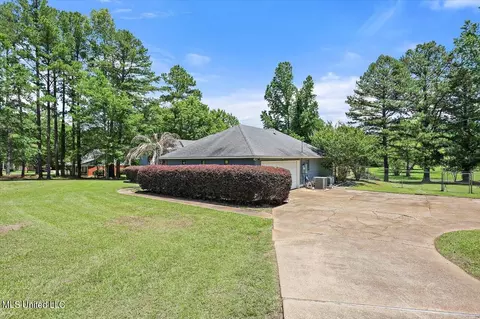 2670 Wells Rd, Raymond, MS 39154 photo 4