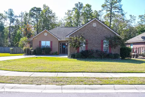 3000 Tammy St, Ocean Springs, MS 39564