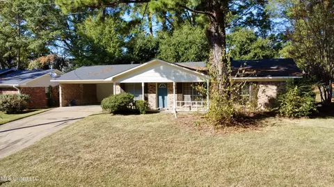 501 Crestview Dr, Clinton, MS 39056 photo 3