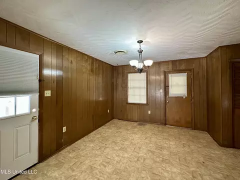 501 Crestview Dr, Clinton, MS 39056 photo 7