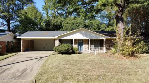 501 Crestview Dr, Clinton, MS 39056