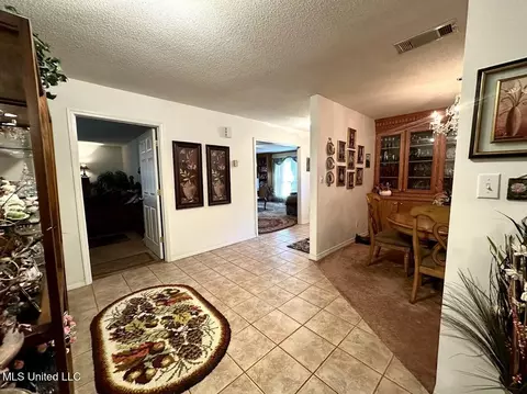 Entry Way - 148 Kemp Rd, Magee, MS 39111 photo 3 of 7