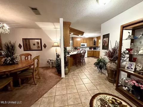 Entry Way - 148 Kemp Rd, Magee, MS 39111 photo 5 of 7