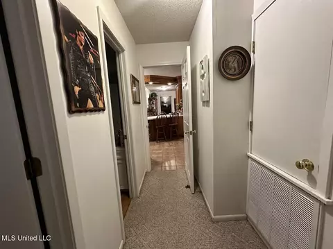 Entry Way - 148 Kemp Rd, Magee, MS 39111 photo 6 of 7