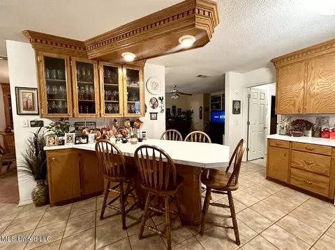 Kitchen - 148 Kemp Rd, Magee, MS 39111 photo 2 of 6