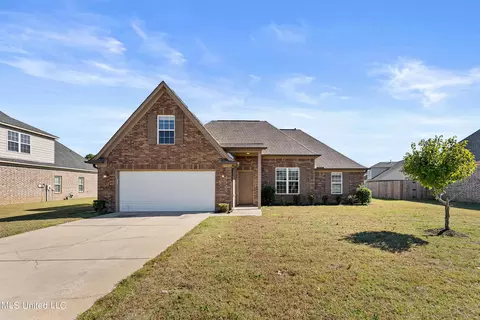 5846 Richard Place Dr, Horn Lake, MS 38637