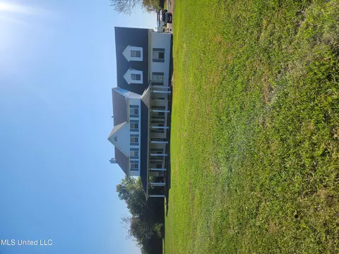 4485 S Angel Dr, Horn Lake, MS 38637