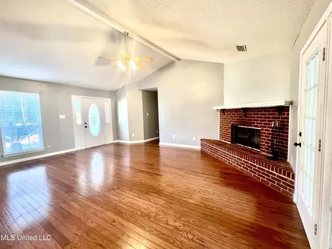 Living - 9430 Dunn Rd, Moss Point, MS 39562 photo 1 of 3