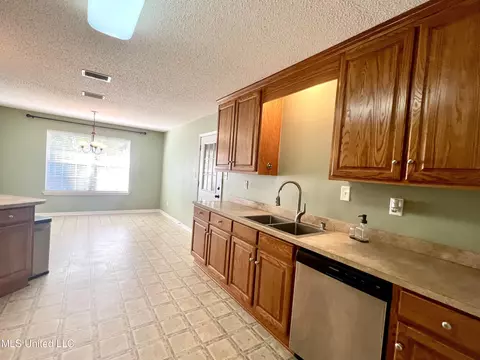 Kitchen - 9430 Dunn Rd, Moss Point, MS 39562 photo 2 of 8