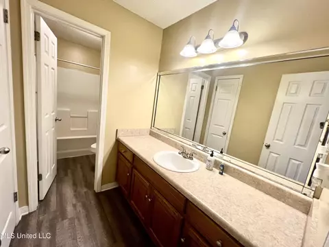 Bath - 9430 Dunn Rd, Moss Point, MS 39562 photo 1 of 8