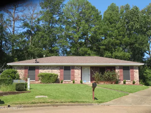 1470 Vernon Cir, Jackson, MS 39204