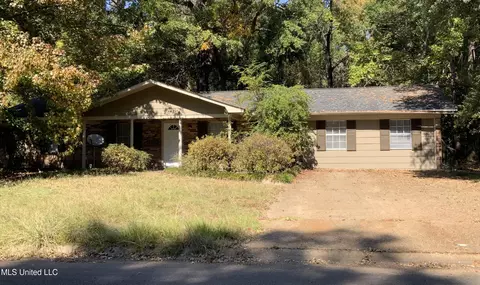 316 N River Rd, Jackson, MS 39211