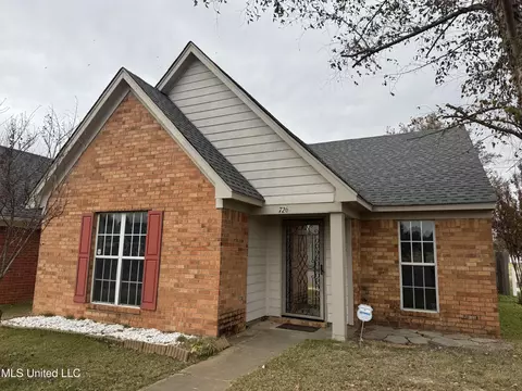 726 W E Ross Pkwy, Southaven, MS 38671