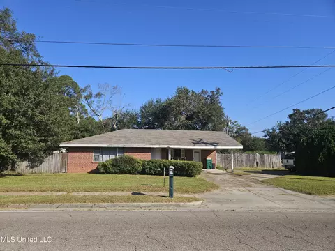14256 Dedeaux Rd, Gulfport, MS 39503