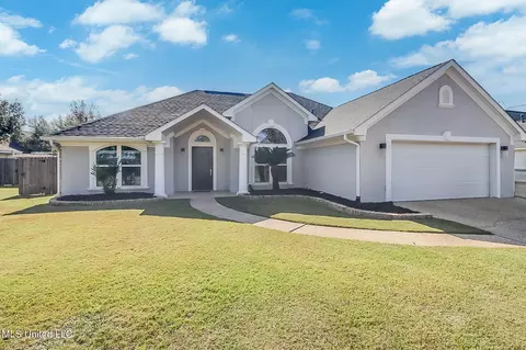2439 W Shore Dr, Biloxi, MS 39532