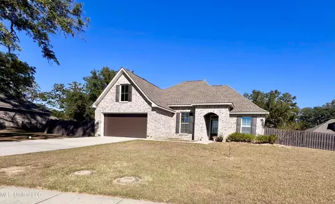 12092 Grand Oaks Dr, Gulfport, MS 39503