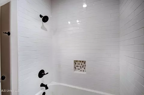 120 Springs Xing, Madison, MS 39110 photo 38