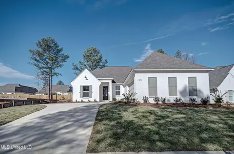 120 Springs Xing, Madison, MS 39110 photo 2