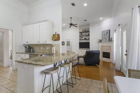 Kitchen - 107 Brierfield Dr, Madison, MS 39110 photo 3 of 6