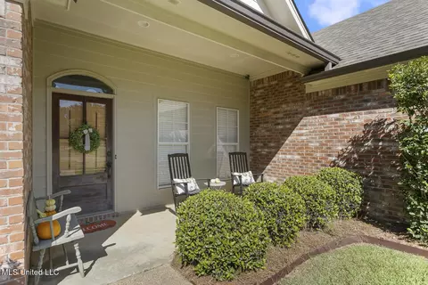Exterior - 107 Brierfield Dr, Madison, MS 39110 photo 2 of 7