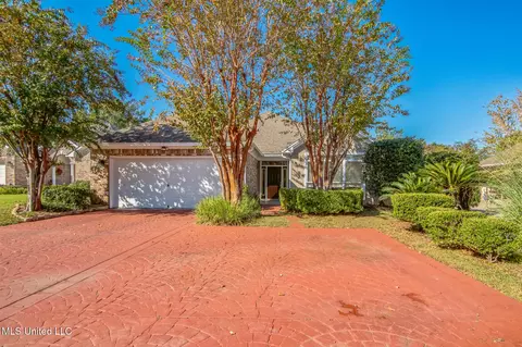 2543 Rue Palafox, Biloxi, MS 39531