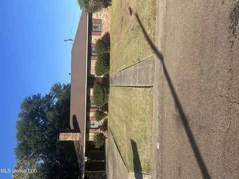 713 Hart Drive Dr, Greenville, MS 38703