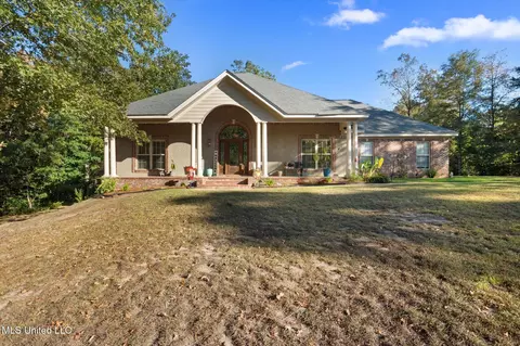 20 Cimarron Dr, Hattiesburg, MS 39402