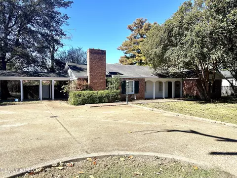 617 Schley St, Itta Bena, MS 38941
