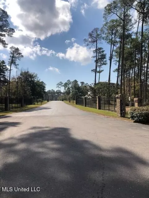 Ascot Drive, Biloxi, MS 39532 photo 6