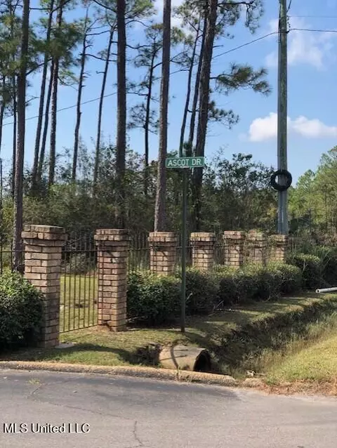 Ascot Drive, Biloxi, MS 39532 photo 5