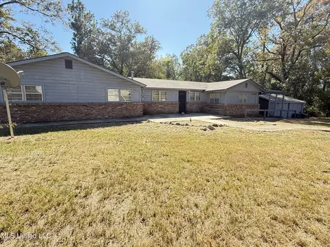 619 W Gallatin St, Hazlehurst, MS 39083