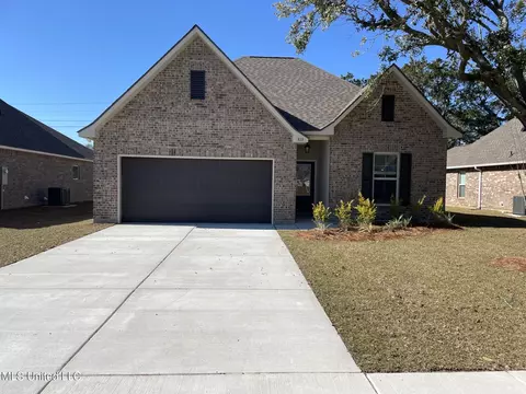 813 Ahoy Dr, Biloxi, MS 39532