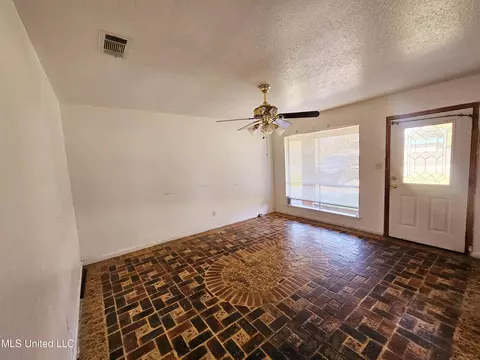 5630 Frederick St, Moss Point, MS 39563 photo 5