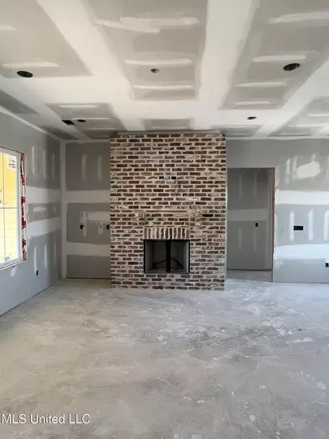 Living - 260 Bronson Bnd, Flowood, MS 39232 photo 1 of 1
