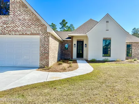 32 Sapphire Dr, Purvis, MS 39475