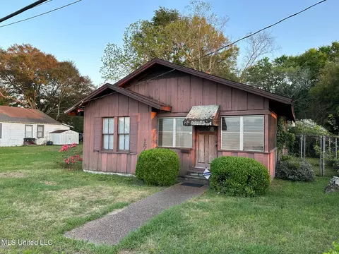 1605 25th St, Gulfport, MS 39501