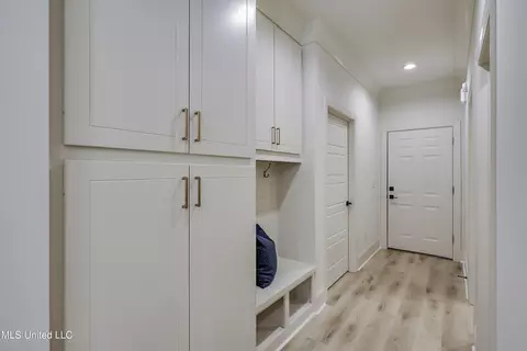 Entry Way - 129 Bronson Bnd, Flowood, MS 39232 photo 4 of 4