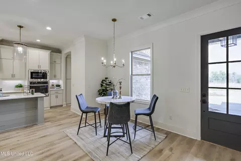 Dining - 129 Bronson Bnd, Flowood, MS 39232 photo 2 of 2