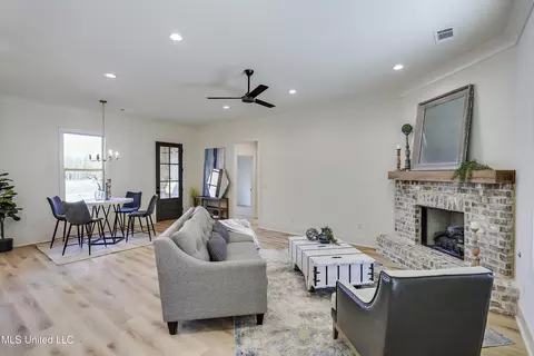 Living - 129 Bronson Bnd, Flowood, MS 39232 photo 1 of 2